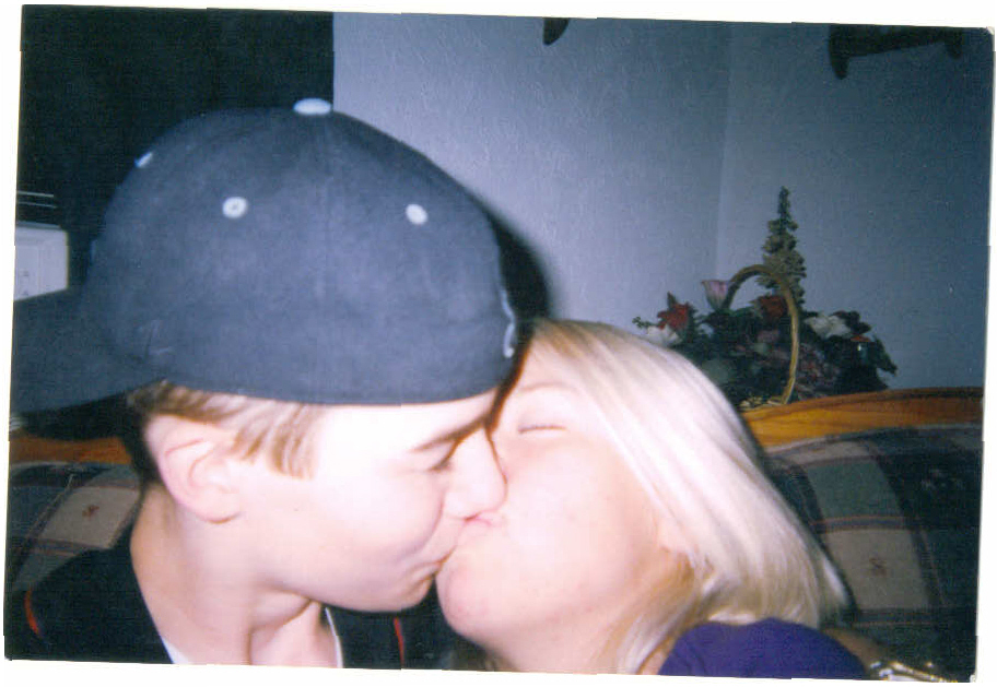 nik-n-jordykisskiss.jpg
